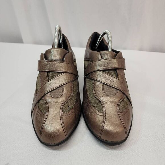 CLARKS Size 10 M Everyday Bronze Gold Walking Leather Slip On Loafer Sneakers G - Picture 3 of 9